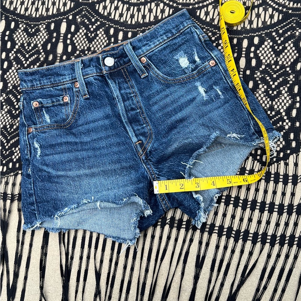 NWOT Levi’s 501 HighRise Button Fly Cutoff Denim Shorts Dark Blue Indigo Wash 25 - Picture 10 of 11